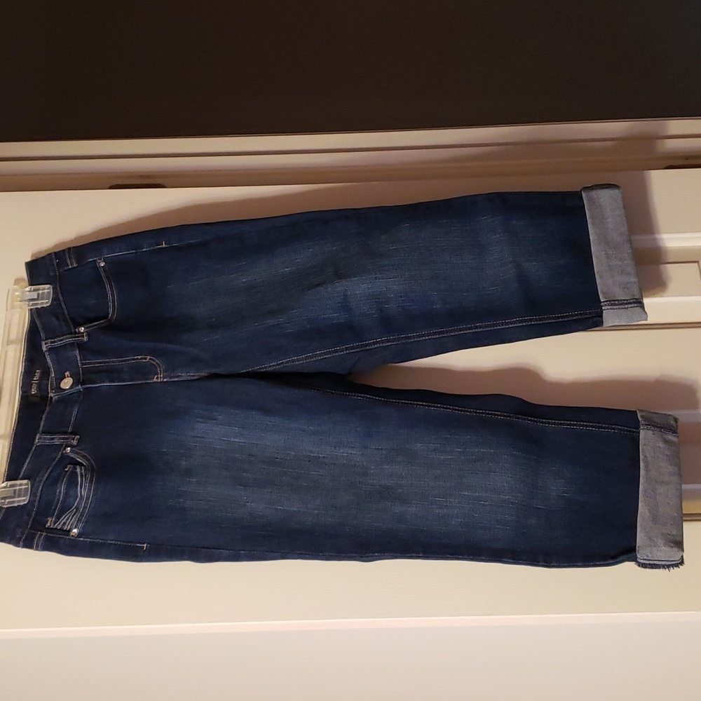 EUC WHBM Contour Cropped Blue Jeans Size 8.